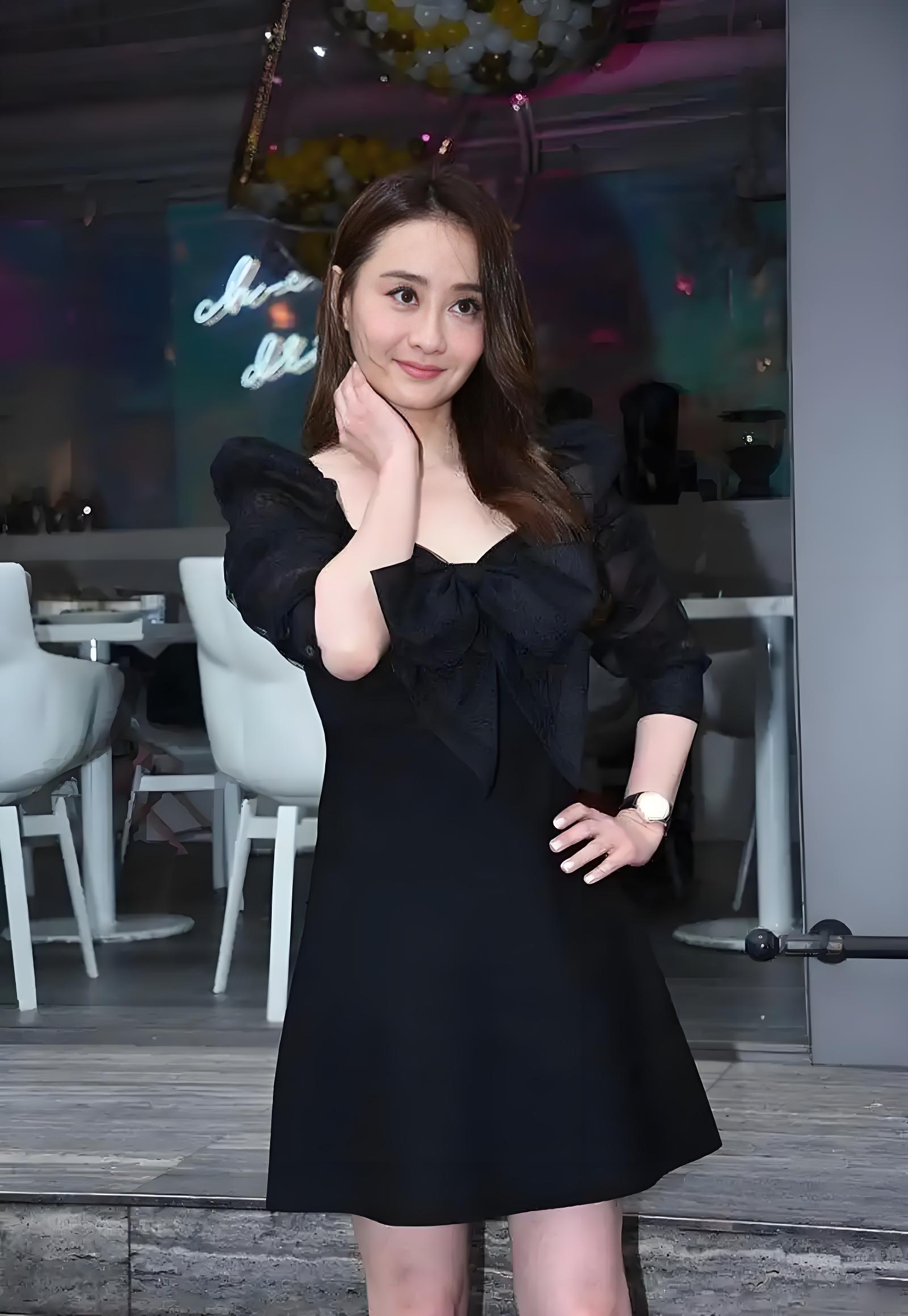 50岁的陈德容亮相《乘风破浪2025》,却因零基础学舞进度缓慢,与舞技