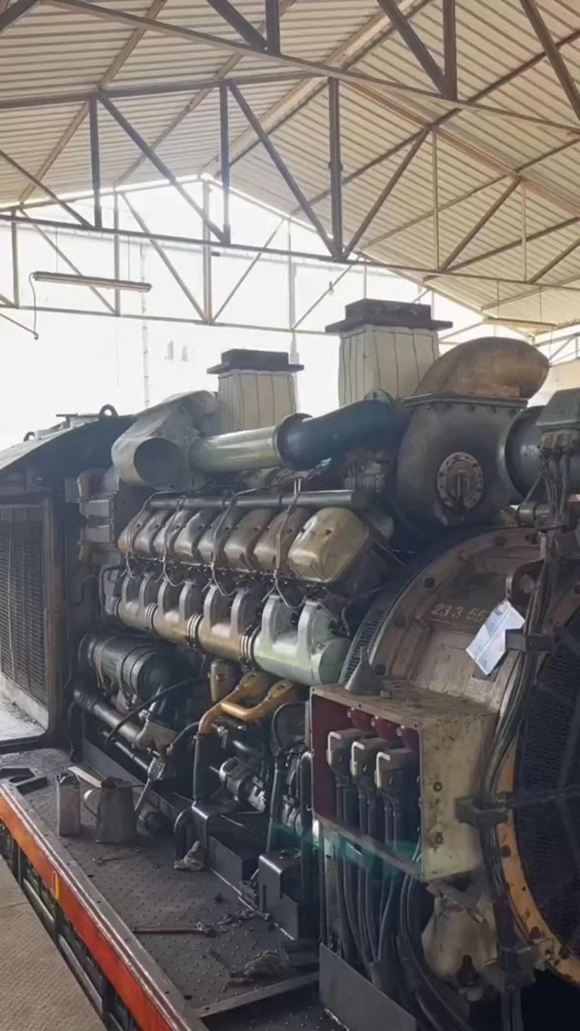 来看一下火车发动机的启动瞬间