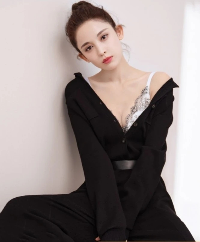 古力娜扎的美图集,姐姐怎样穿都很美!