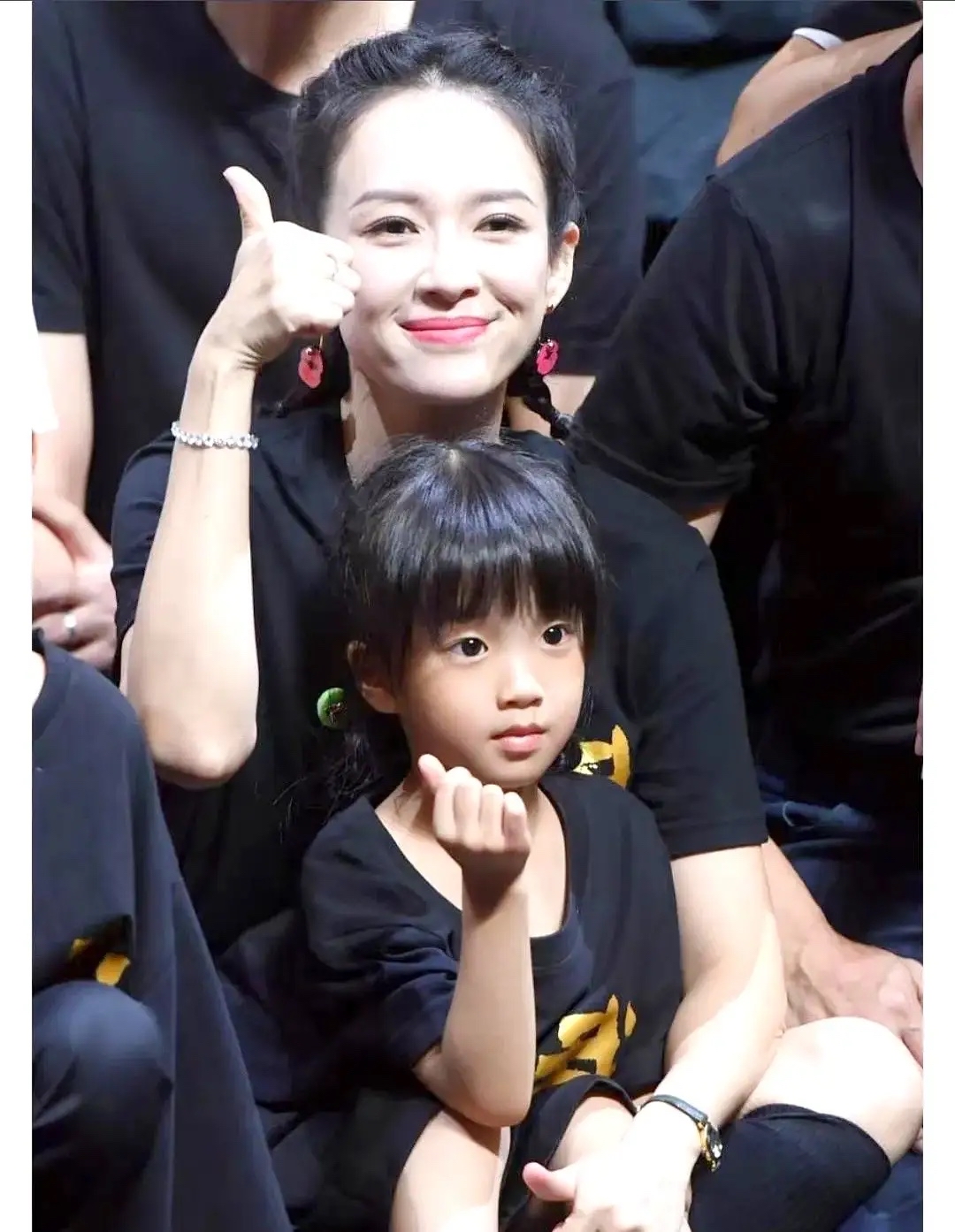 46岁的章子怡,竟被自家9岁女儿醒醒"惊艳"到了!