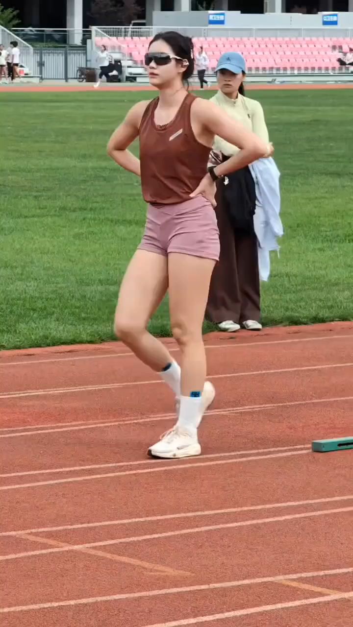田径女神夏思凝日常训练