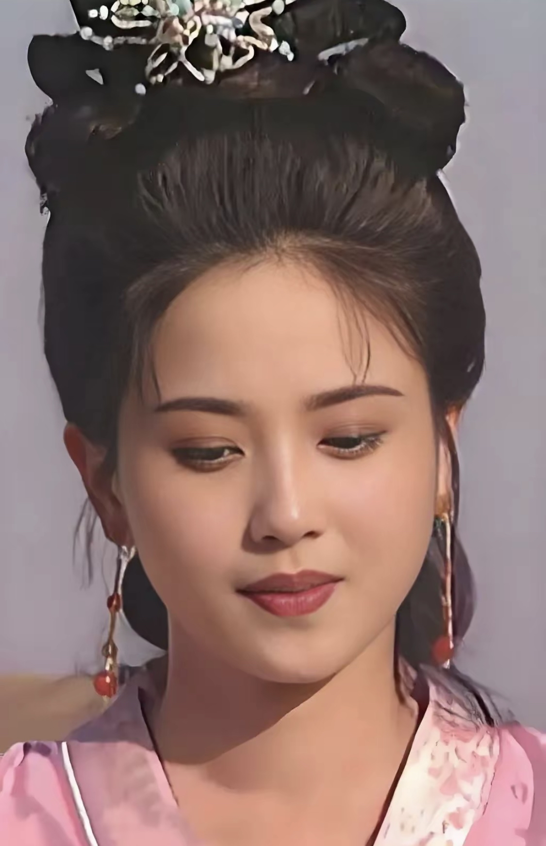 陶慧敏:江南美人,年轻时清丽脱俗,中年也优雅端庄!