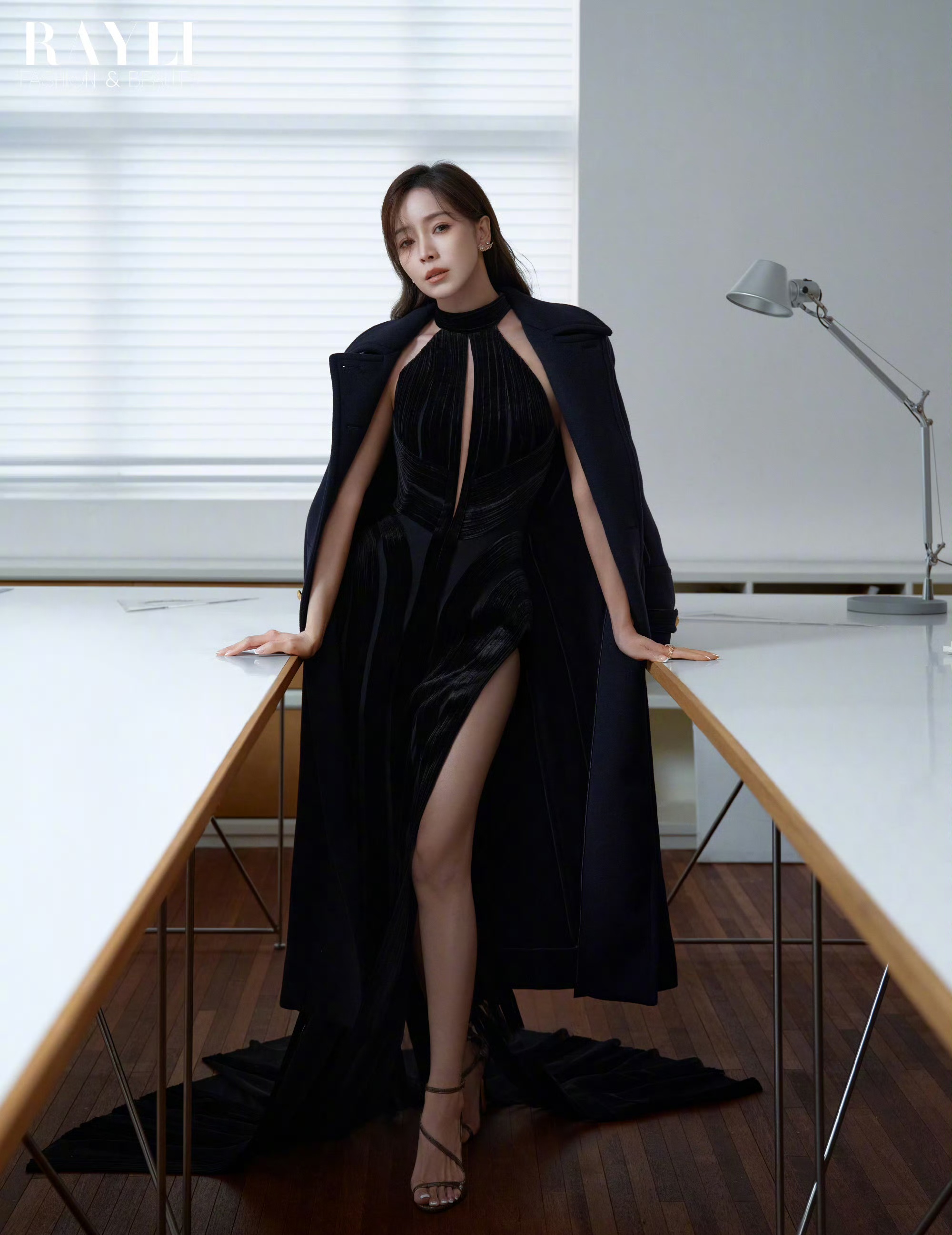 时间循环往复,将过去,现在,未来串联在一起,让命运环环相扣,侯佩岑的