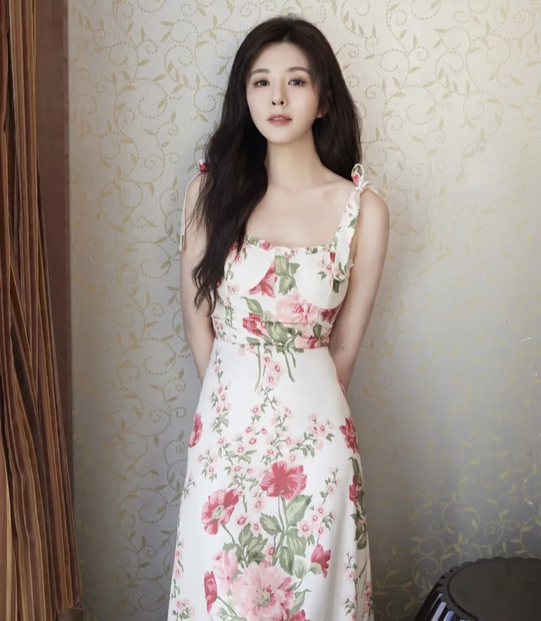 王晓晨之前和俞灏明谈恋爱的时候被网传结婚王晓晨用头昏来回复