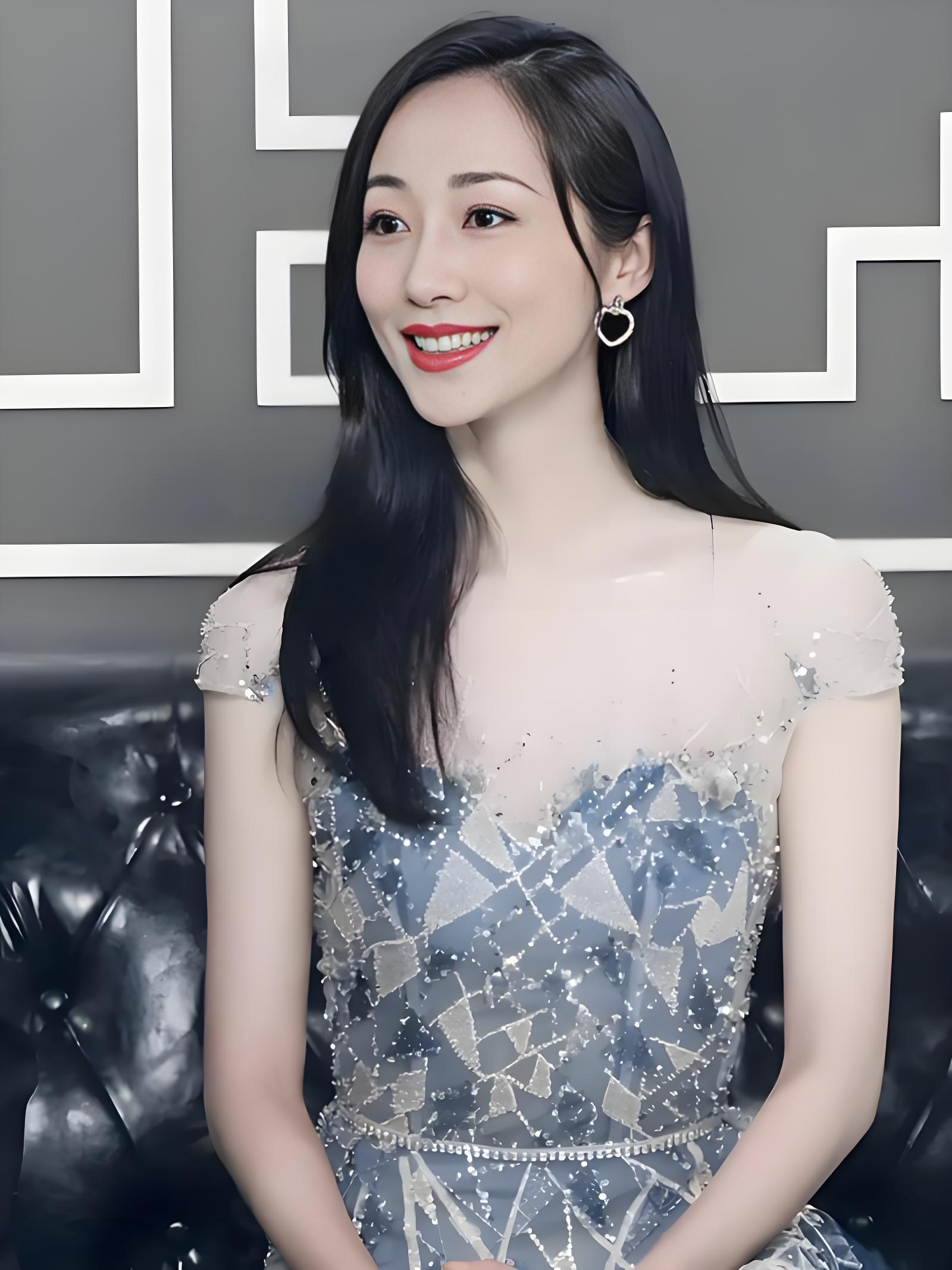 韩雪从维权先锋到抗疫善者诠释双担当
 
在复杂的娱