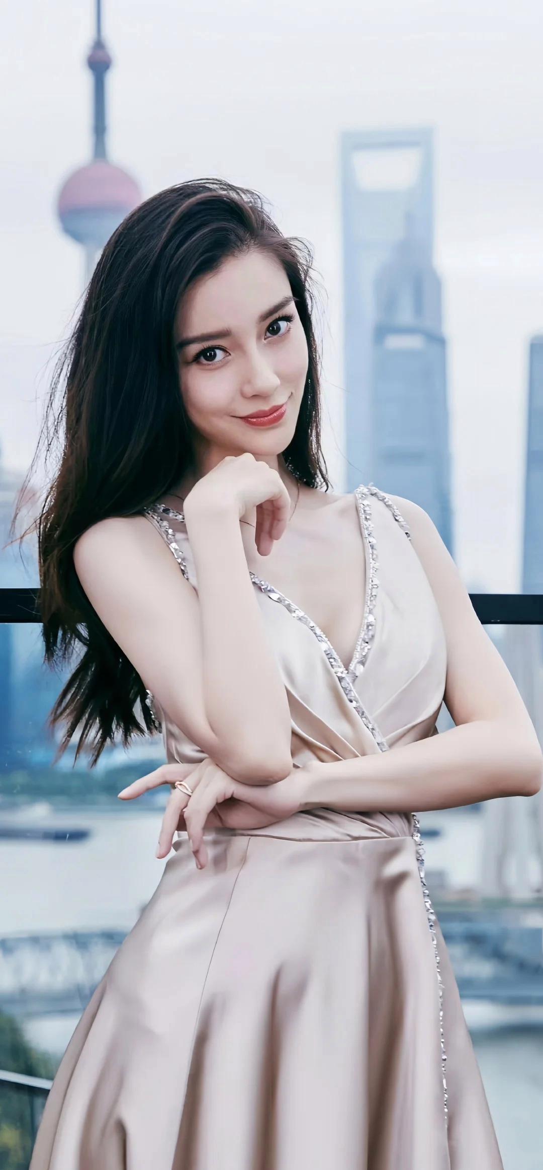 杨颖最新高清性感写真惊艳上线(上),她再一次用绝美的颜值和优雅的