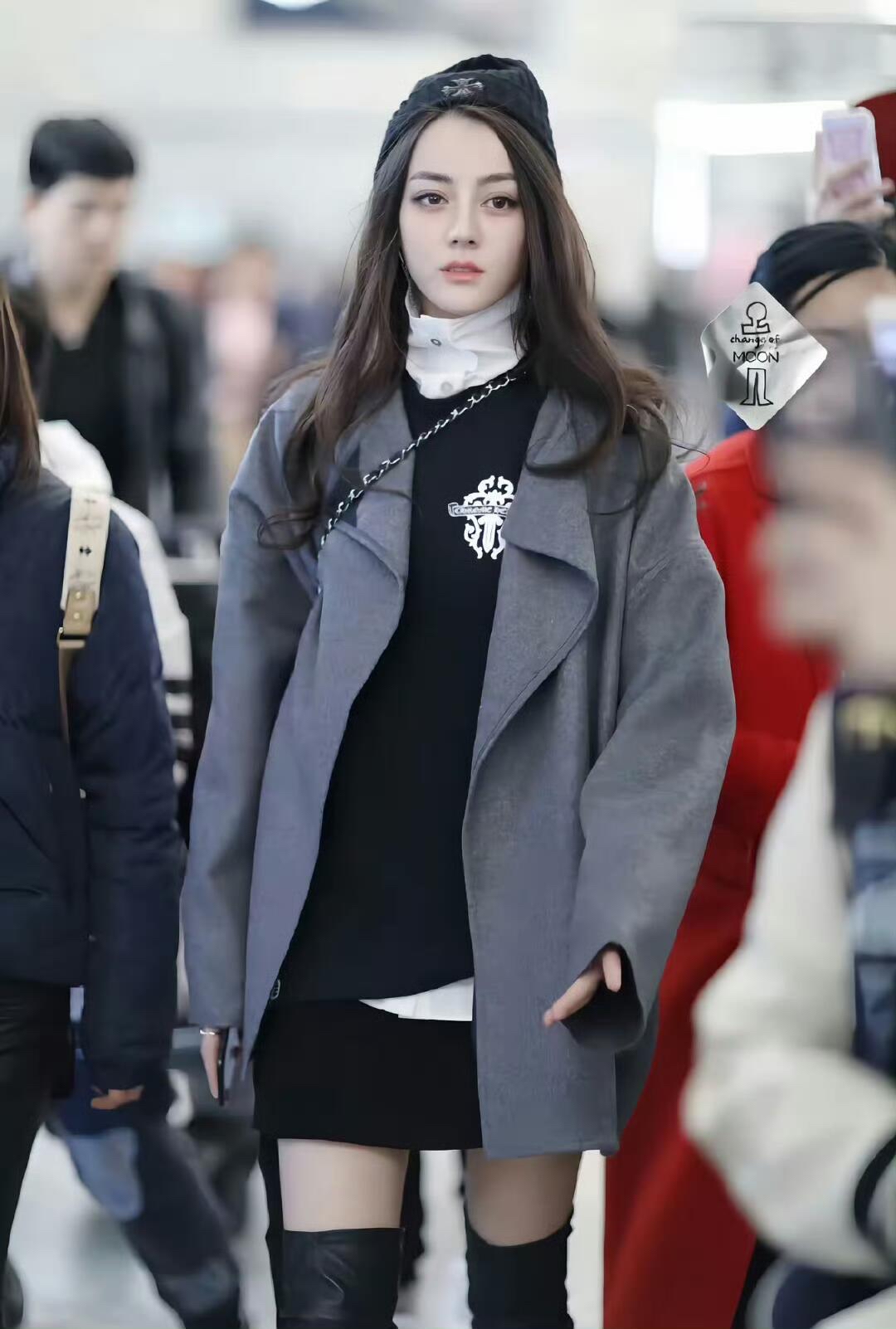 迪丽热巴早期机场