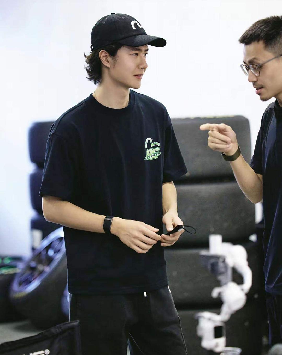 王一博是否知晓这则消息呢?公开个人隐私是否恰当呢?