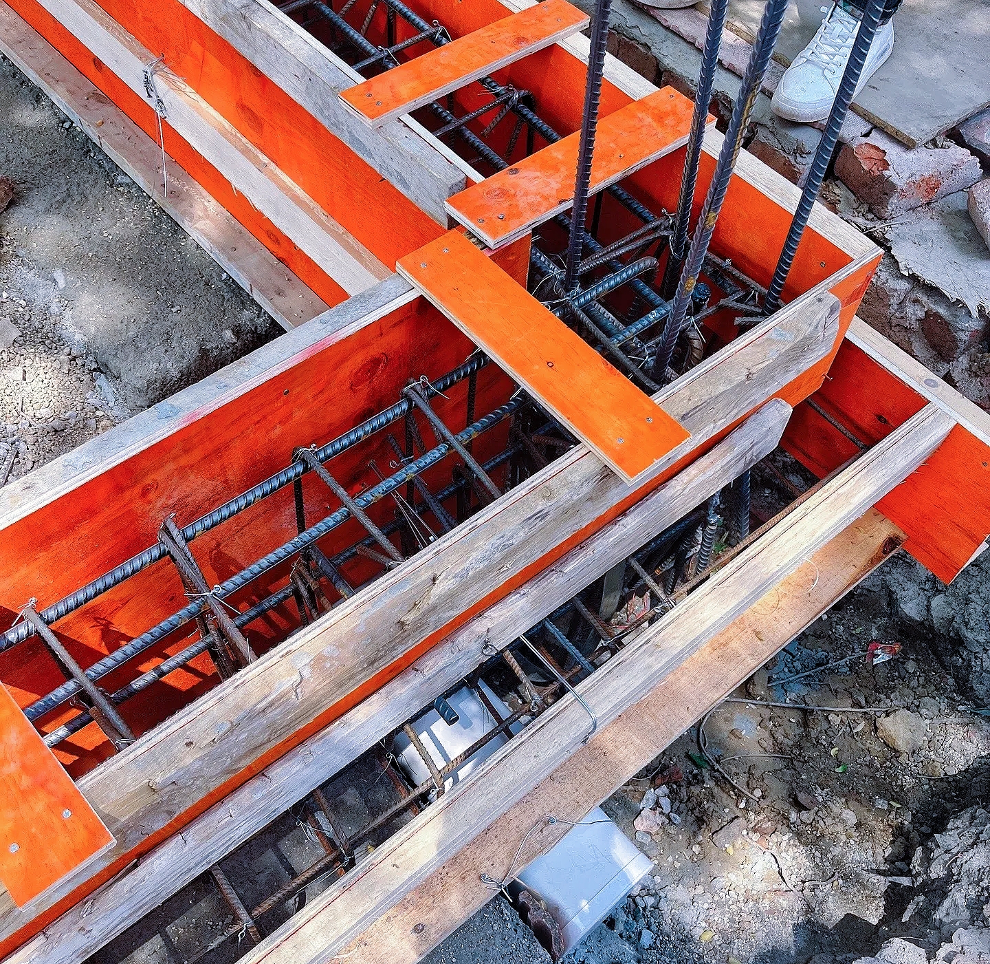 地圈梁模板支设方法:确保尺寸精准,不漏浆的窍门