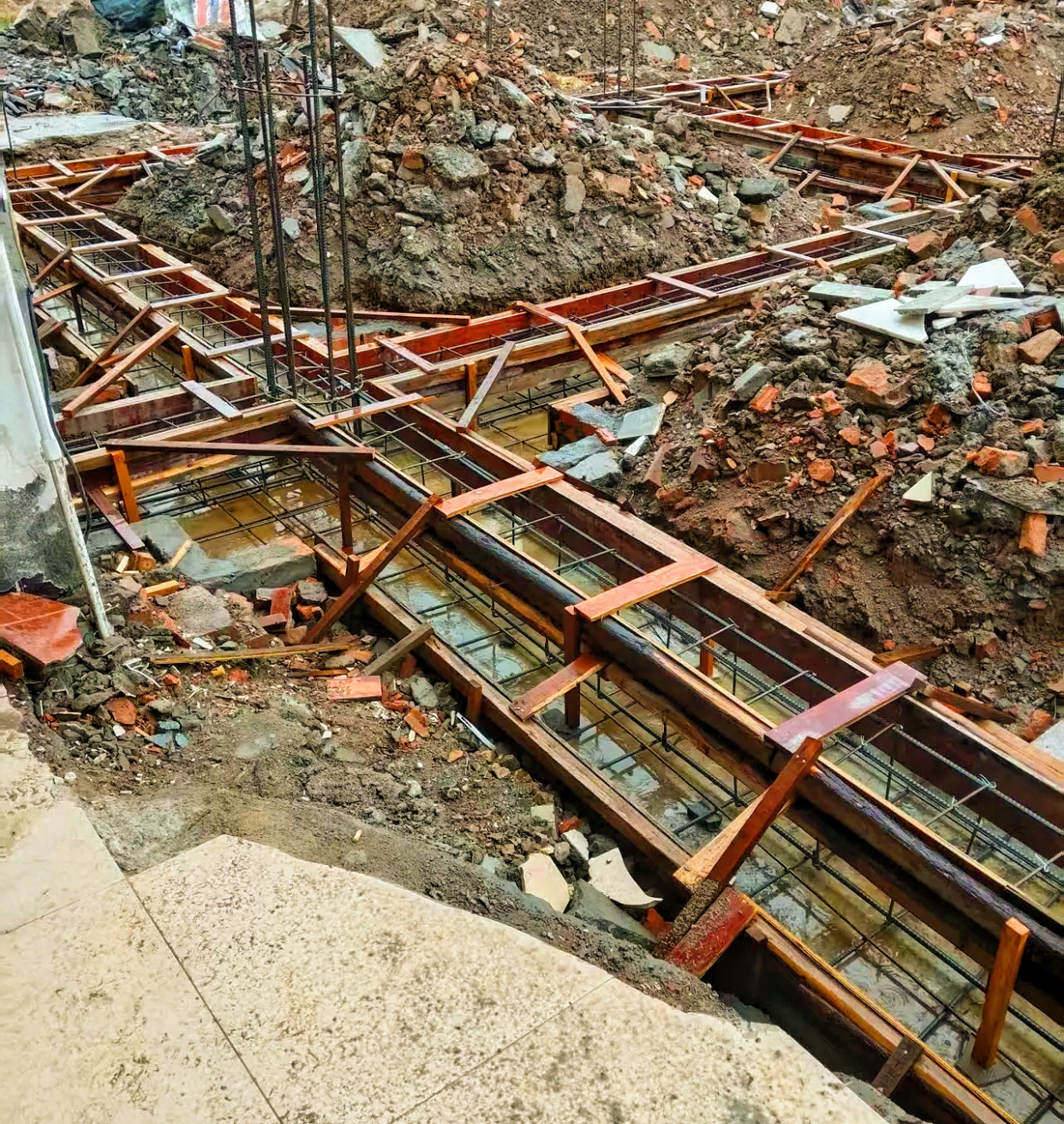 地圈梁模板支设方法:确保尺寸精准,不漏浆的窍门