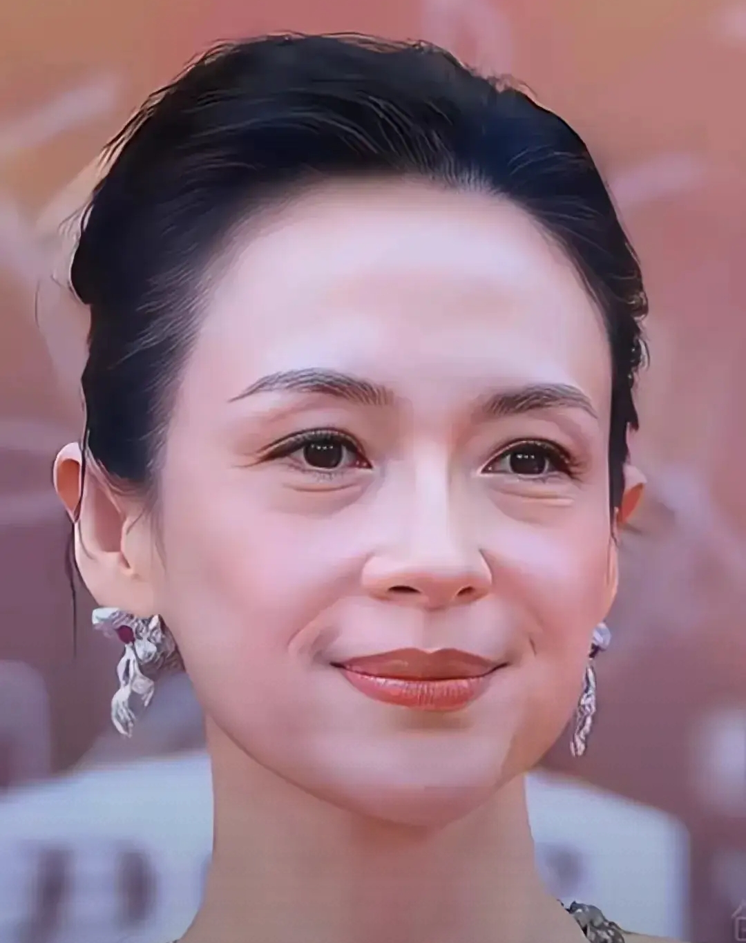 章子怡长得很美,身材也很漂亮