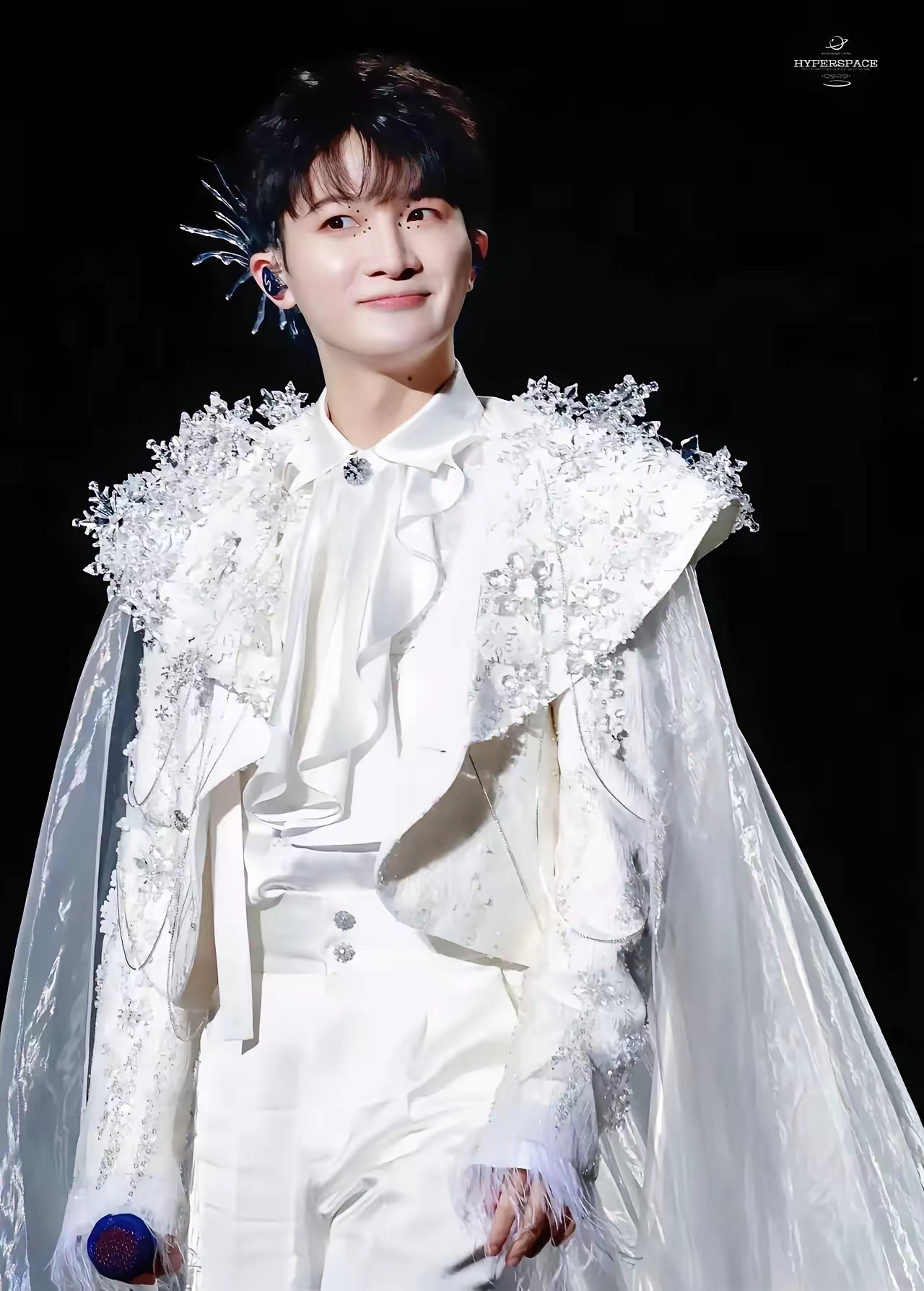 歌手周深的15大身份简历: 一,姓名:周深 二,民族:汉族 三,籍贯:湖南省