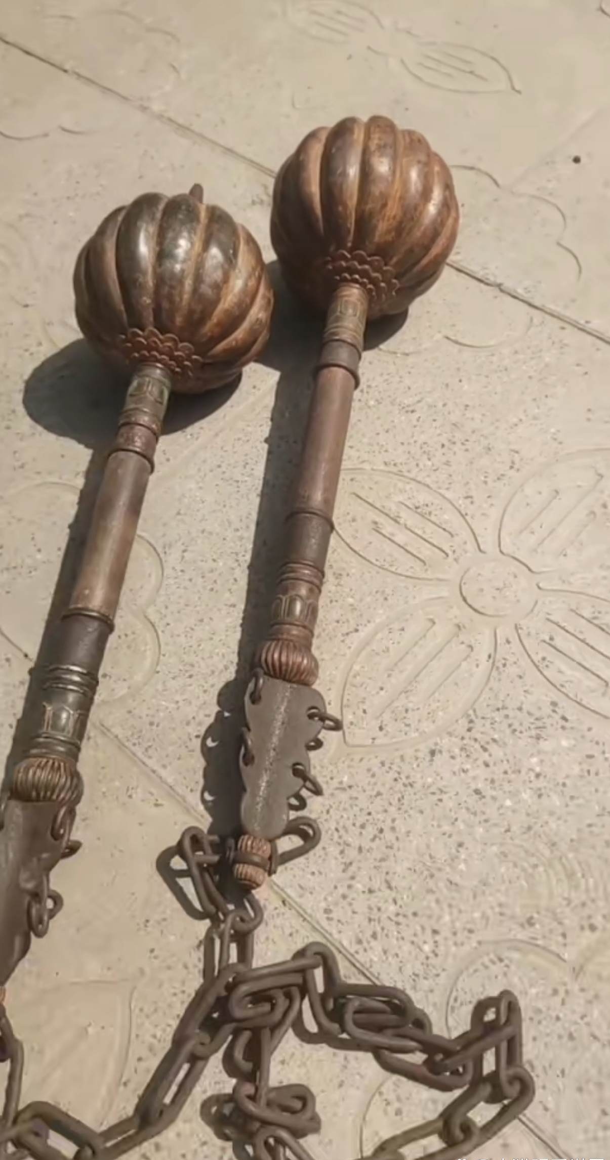 看看这是不是李元霸的那对擂鼓瓮金锤?