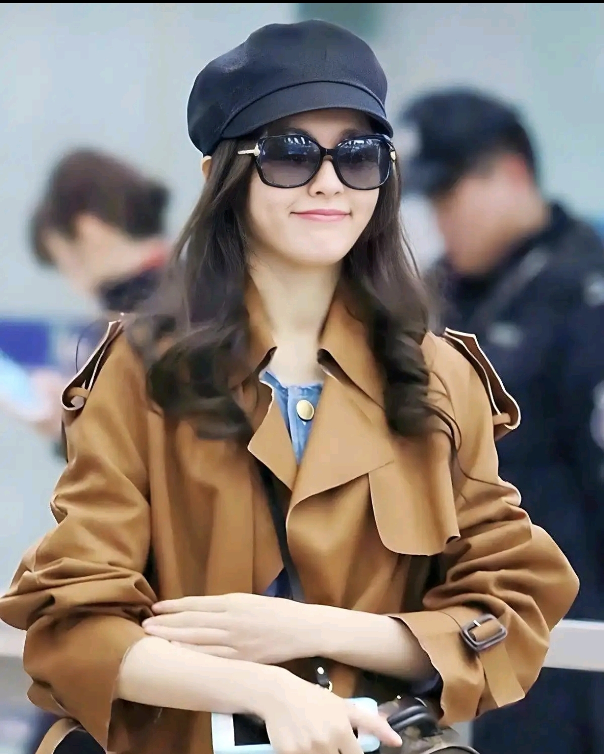 唐嫣一直很受关注,她的穿搭风格多变,还特别有个人特色,尤其是穿风衣