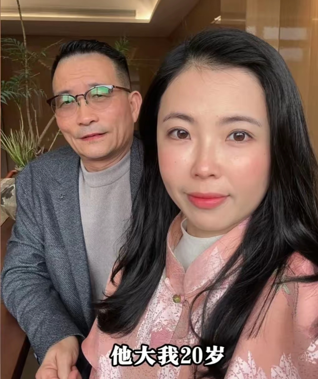 福建单亲妈妈嫁厦门富商,富商大她20岁,56岁了还要