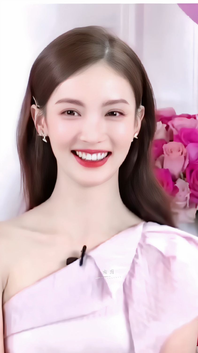 笑起来好美的金晨!