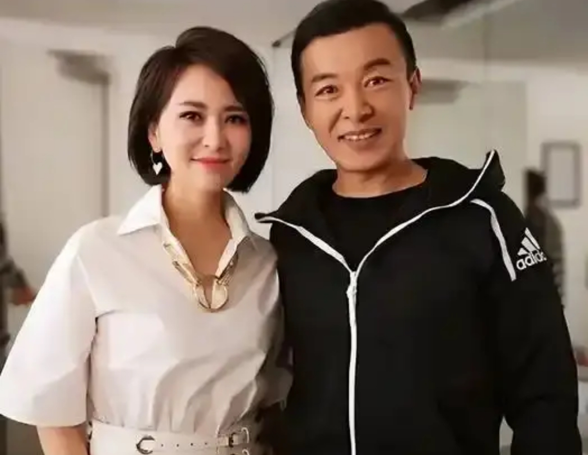 当时外界纷纷传言,是甘萍插足"逼婚",黎兵才离的婚