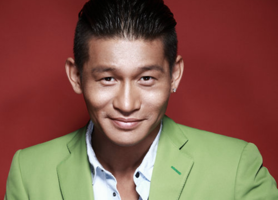 有一回,张艺谋问余皑磊:"有个男三号的角色,你演不演?