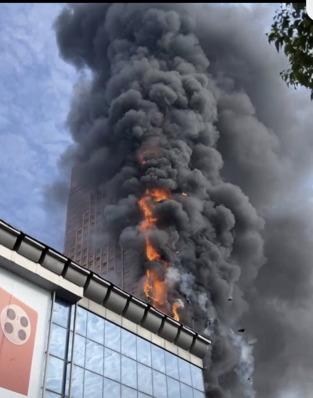 长沙深夜爆炸事件:一场突如其来的灾难 2025年1月18日凌晨,湖南省长沙