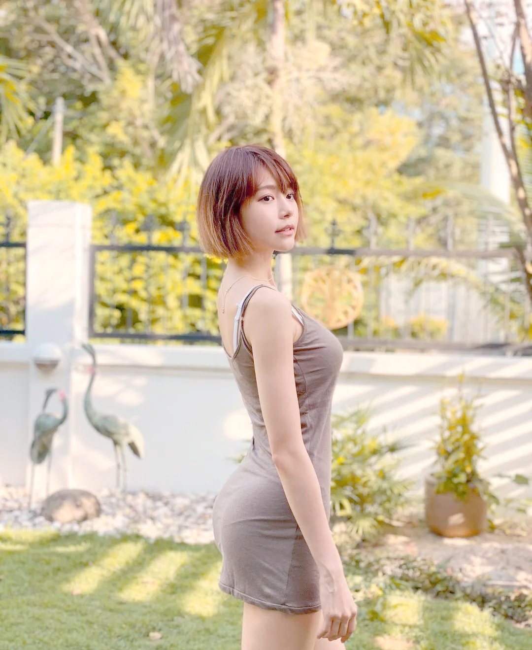 林明祯,1990年6月1日出生于马来西亚槟城,以其出众的外貌和性感的体型