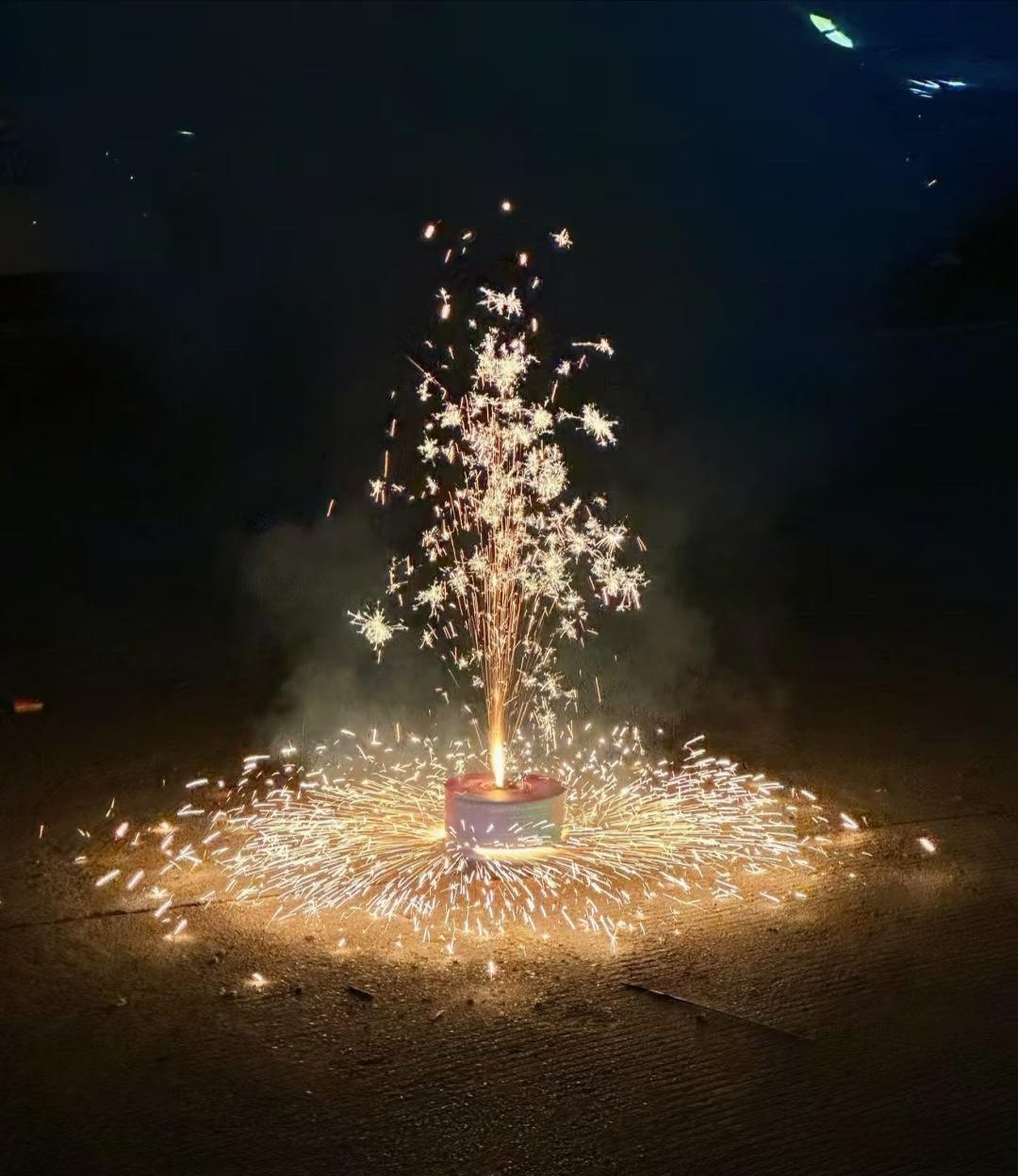 但奇怪的是寒暄了大半个小时了,人家也不走