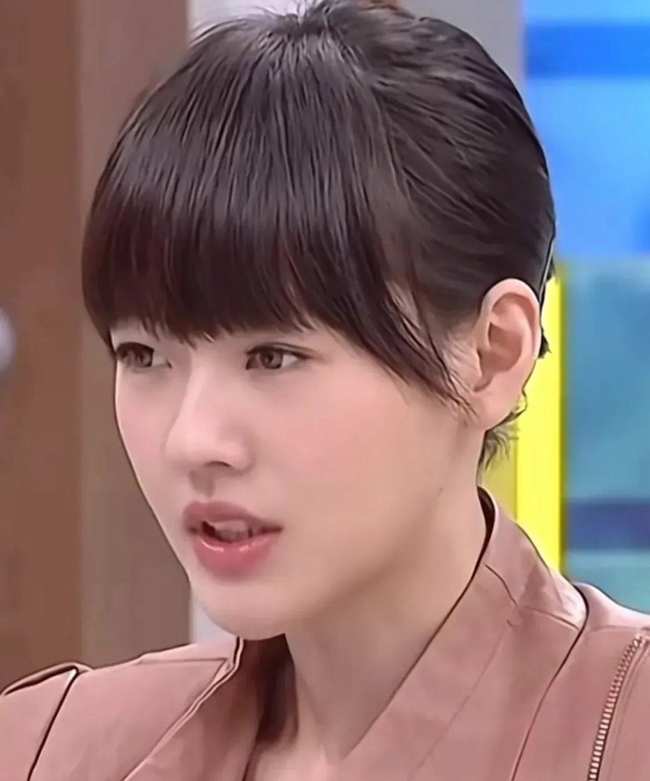 应采儿在节目中透露陈小春曾直言小s长得很标致而小s那时满脸得意