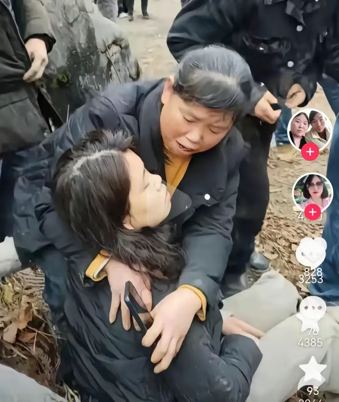 在丈夫去世后将其手机埋入墓地山西一女子在丈夫去世后将其手机埋入