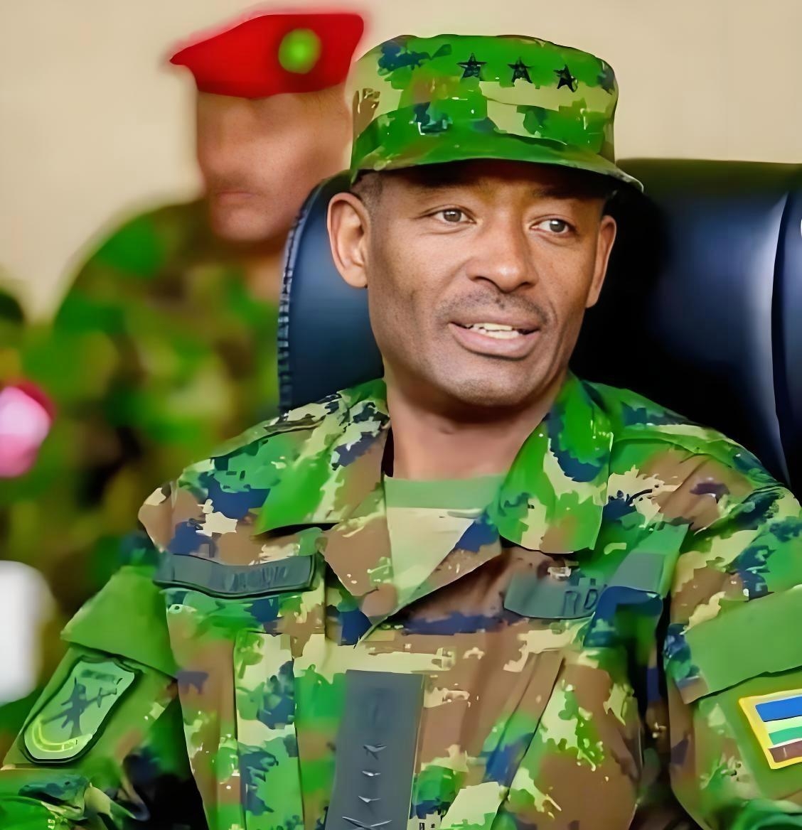 卢旺达军队总参谋长穆巴拉克是中国国防大学将官班学生,这次他率领