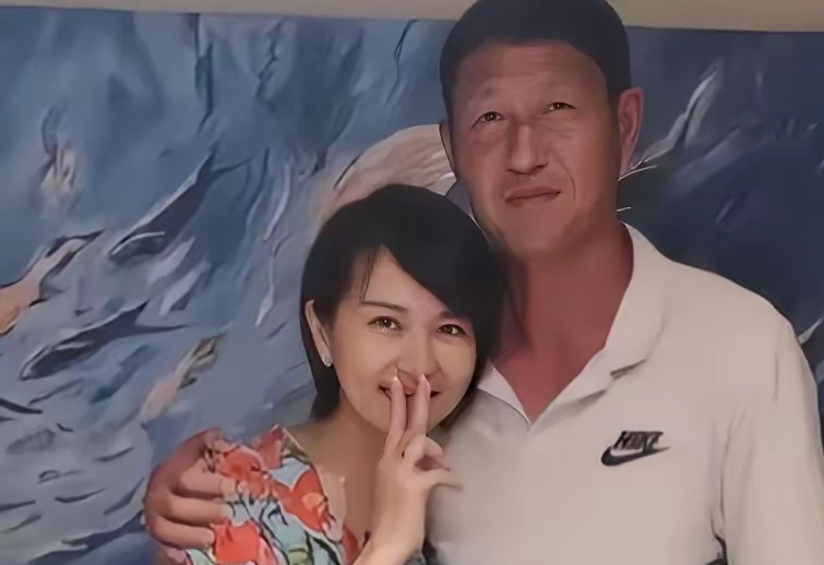 外界传言:甘萍插足"逼婚",黎兵才离婚的