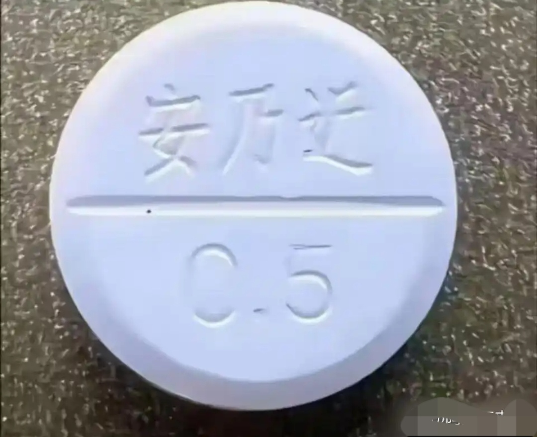 我觉得安乃近之所以被禁,是因为安乃近的罪行和中医一样,有两大罪状:1