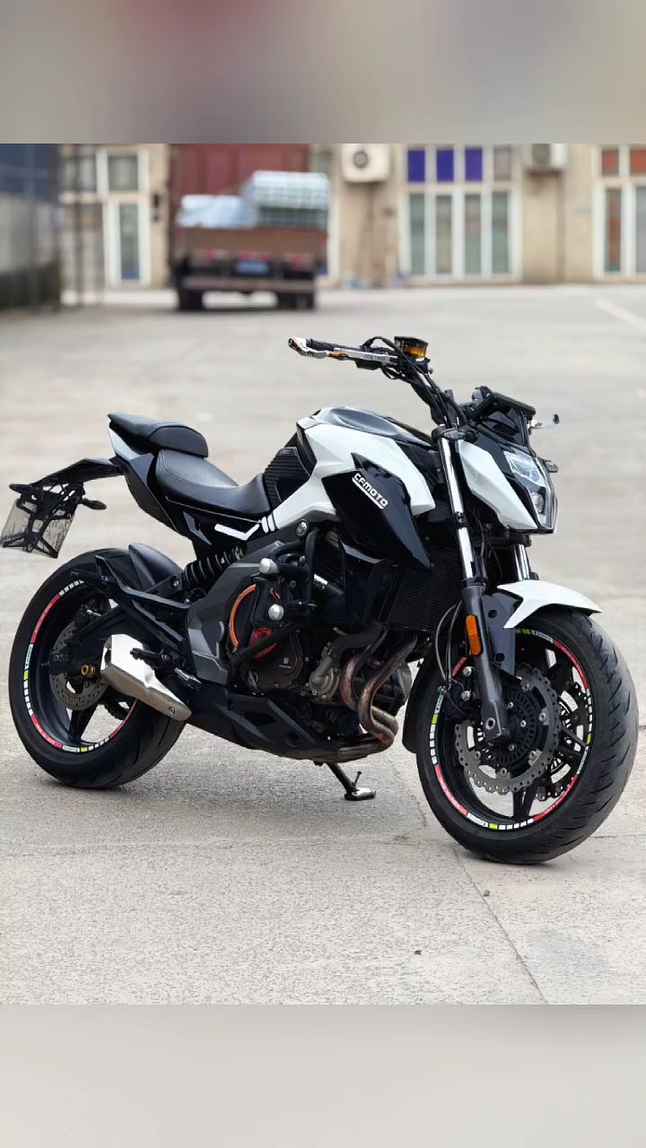 春风650nk 机车 !