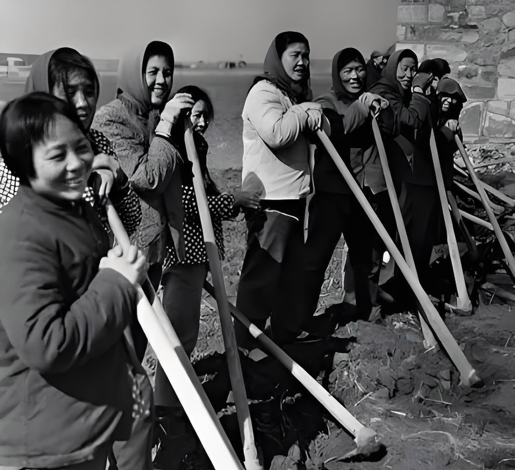 大家日子紧巴,吃穿都成问题,但奇怪的是,那些五六十年代出生的人,到了