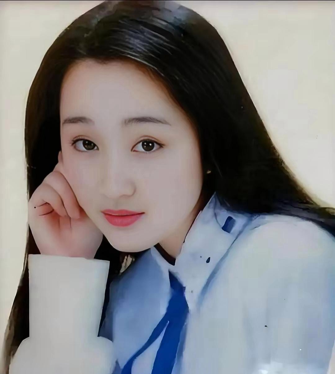 杨钰莹的音乐历程充满传奇,她的声音依然触动无数人的心弦