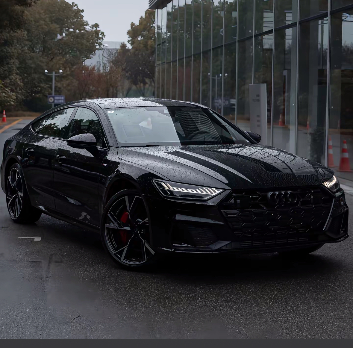 暗夜锋芒:奥迪a7黑武士如何诠释暴力美学?