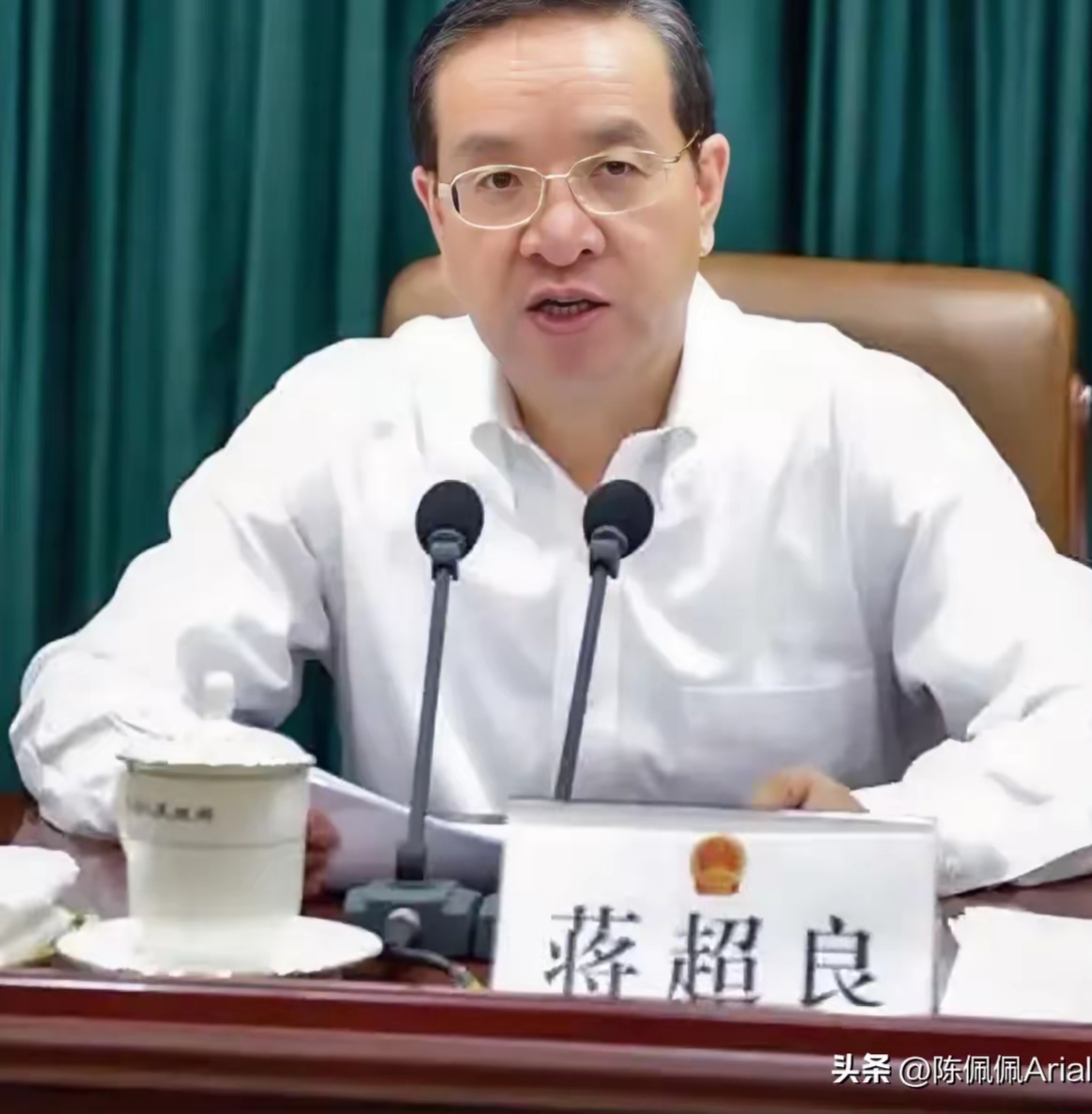 68岁蒋超良究竟藏不住露馅了,疫情一问三不知的他,主政湖北时,名气大