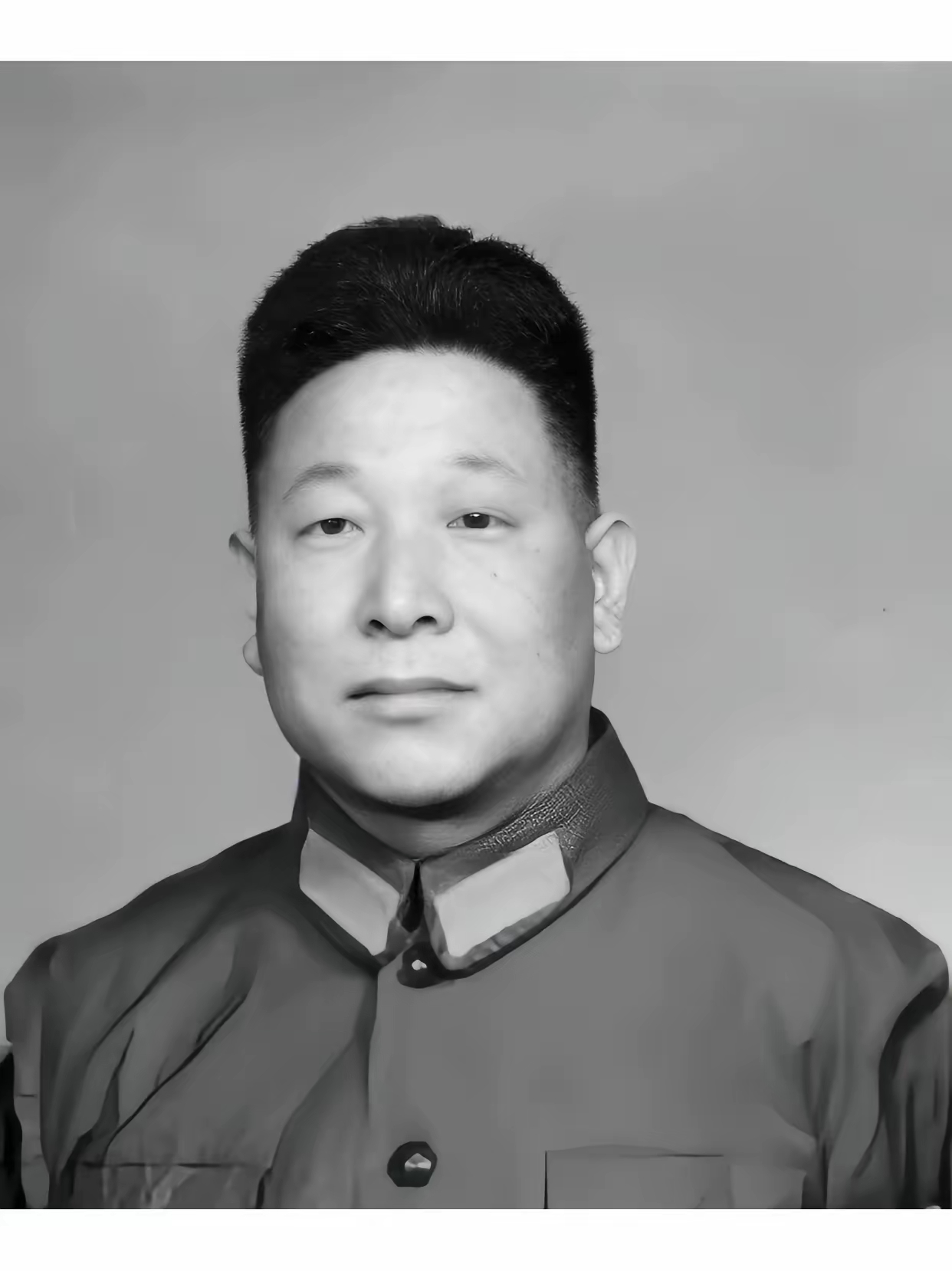 他可是参加过长征的老红军1935年就加入了红四方面军爬雪山过草地