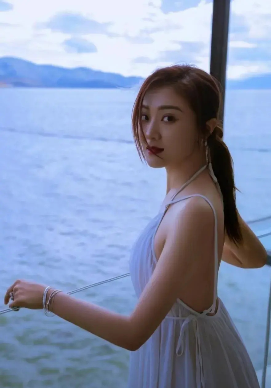 王小玮图片大全图片王小玮素颜高清近照王小玮个人资料简介王小玮图片