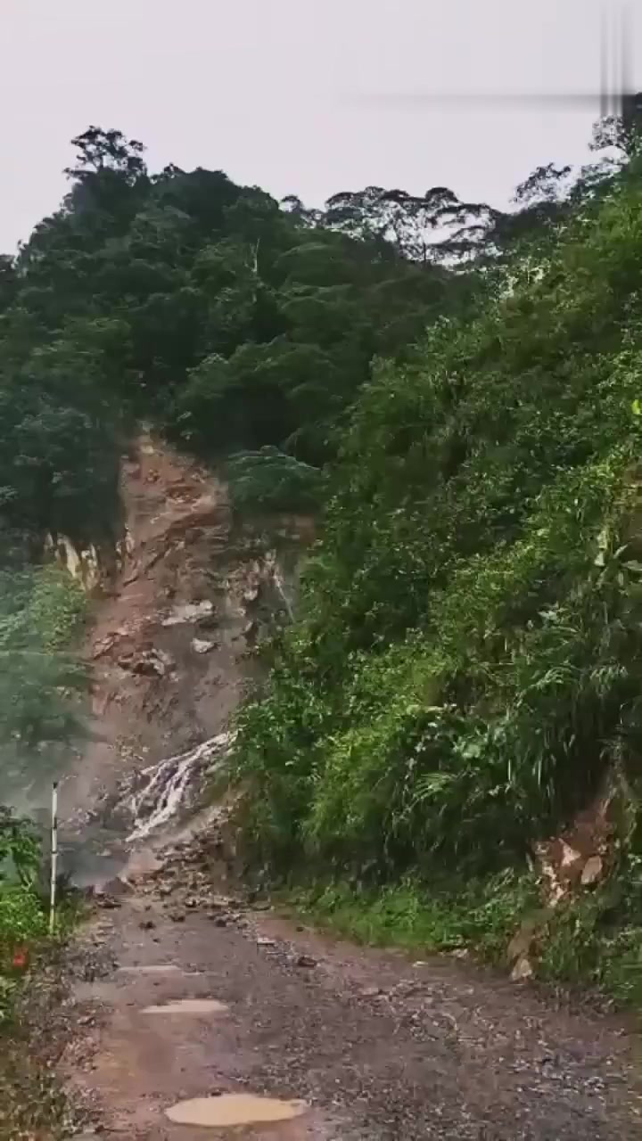 镜头下的自然灾害:山体滑坡