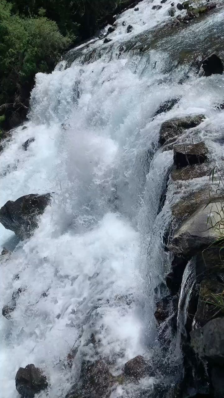 天山大峡谷来看瀑布,玩水来
