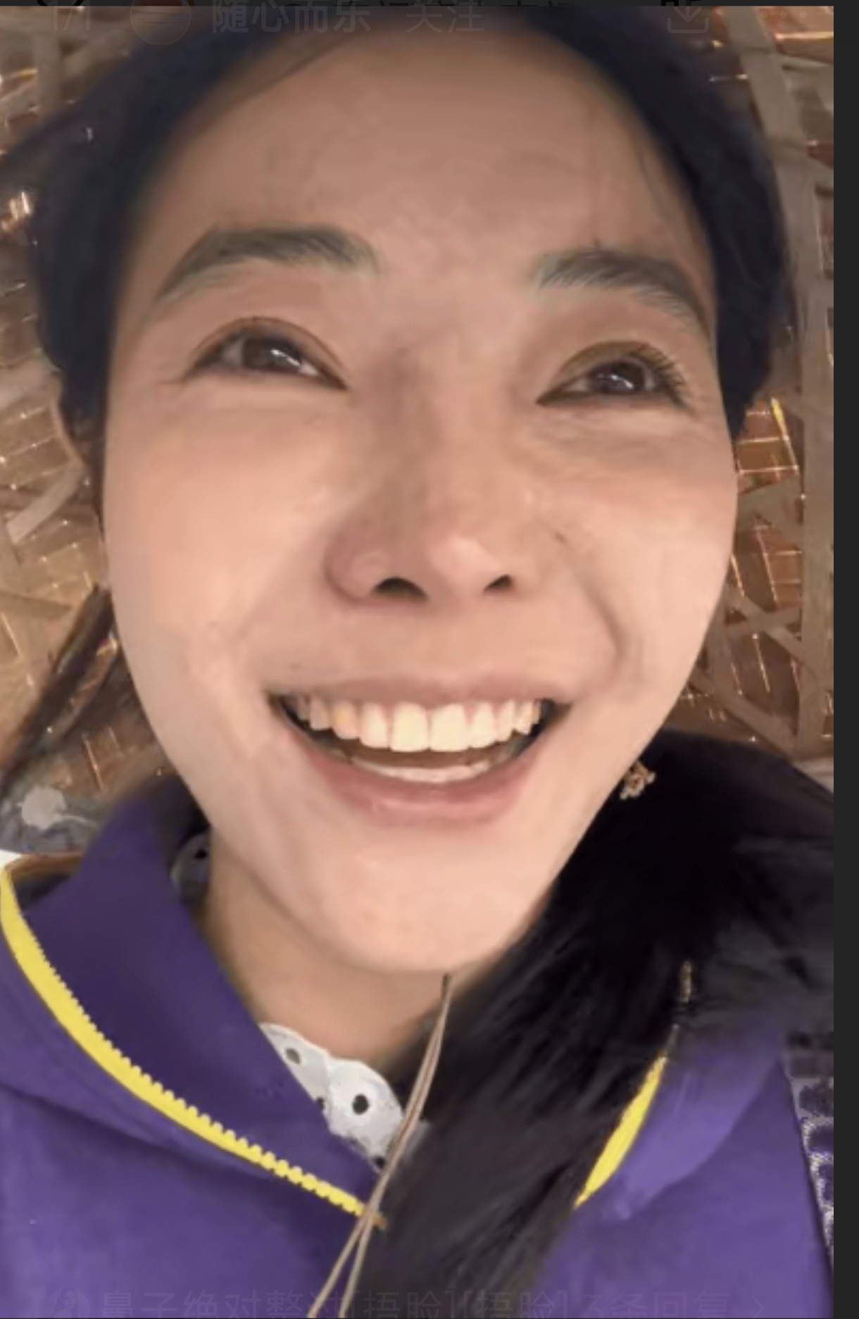 她根本不是大家看到的那样她的内心比谁都坚强虽然是个小女孩但她