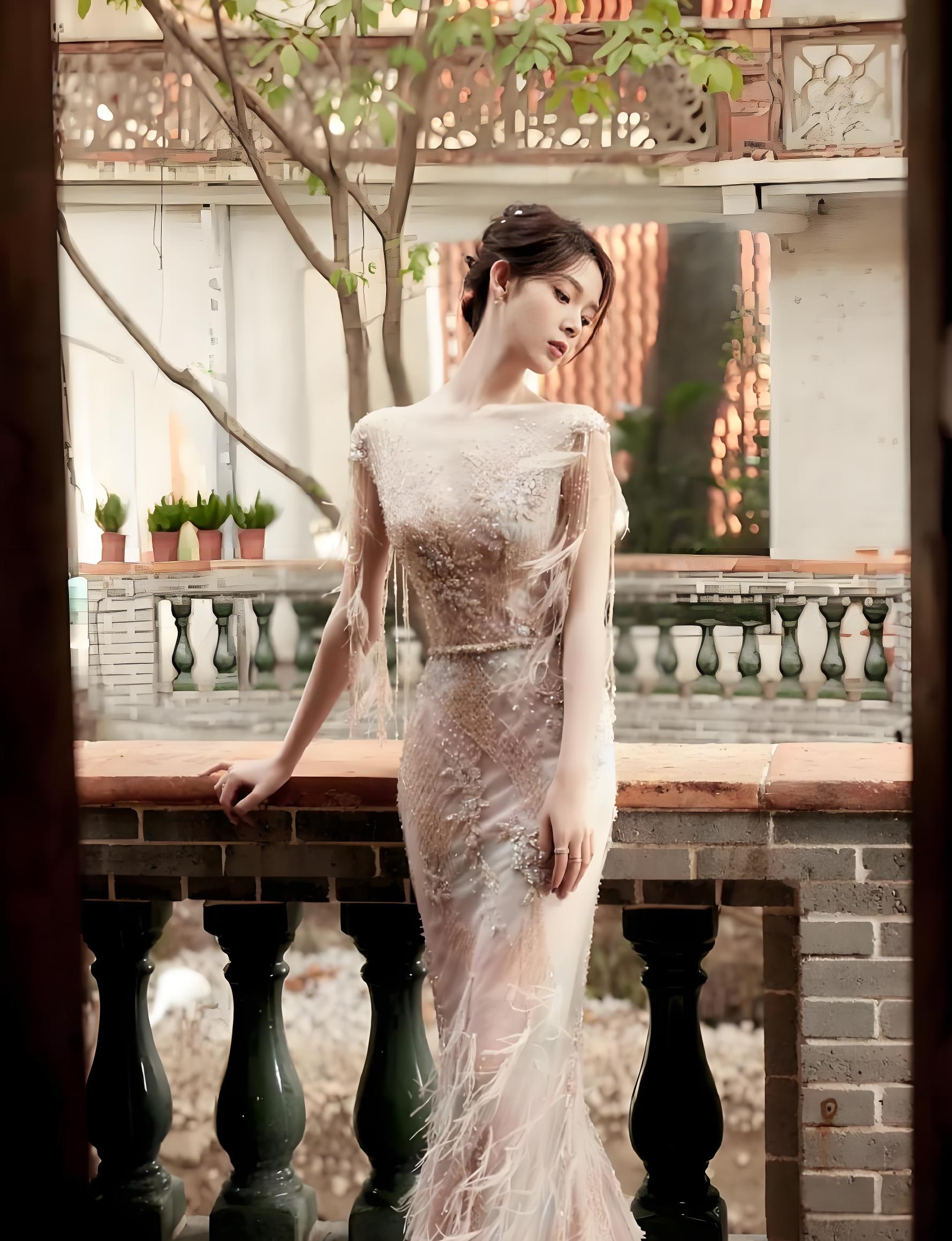 陈瑶穿着一身华丽的衣服出现啦哇她那腰和腿简直美得出格