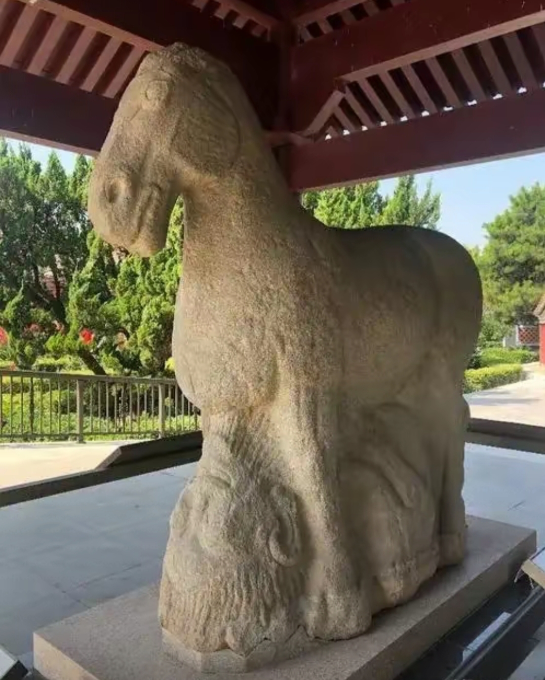  马踏匈奴霍去病墓马踏匈奴图片霍去病墓高清图片《马踏匈奴》霍去病