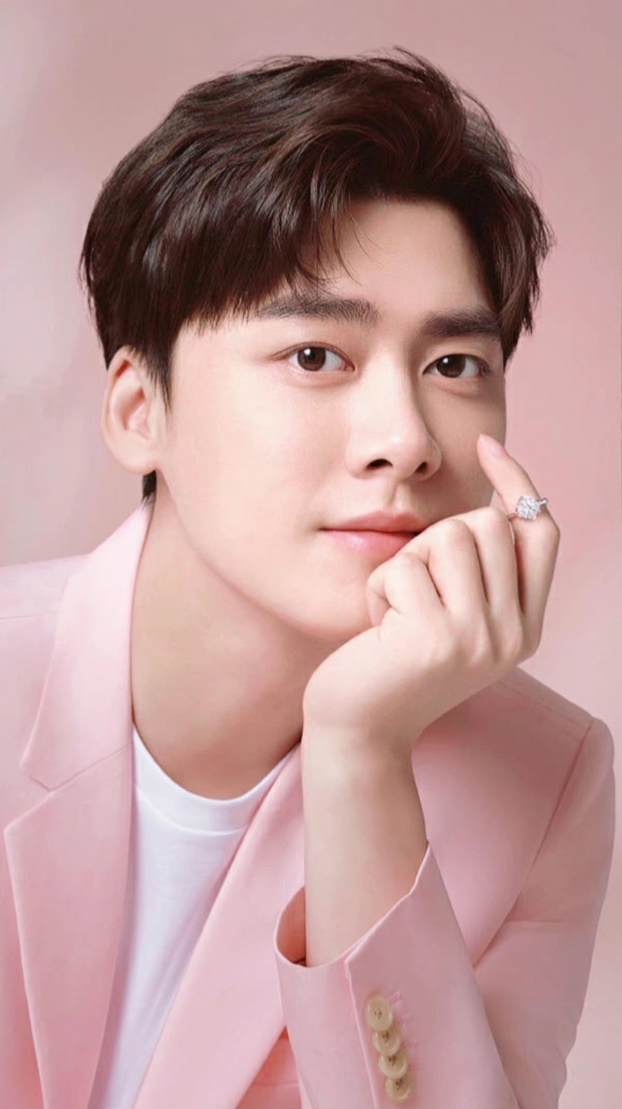 谁知道李多海一句"首尔500平别墅才结婚",直接把李易峰拿捏住了