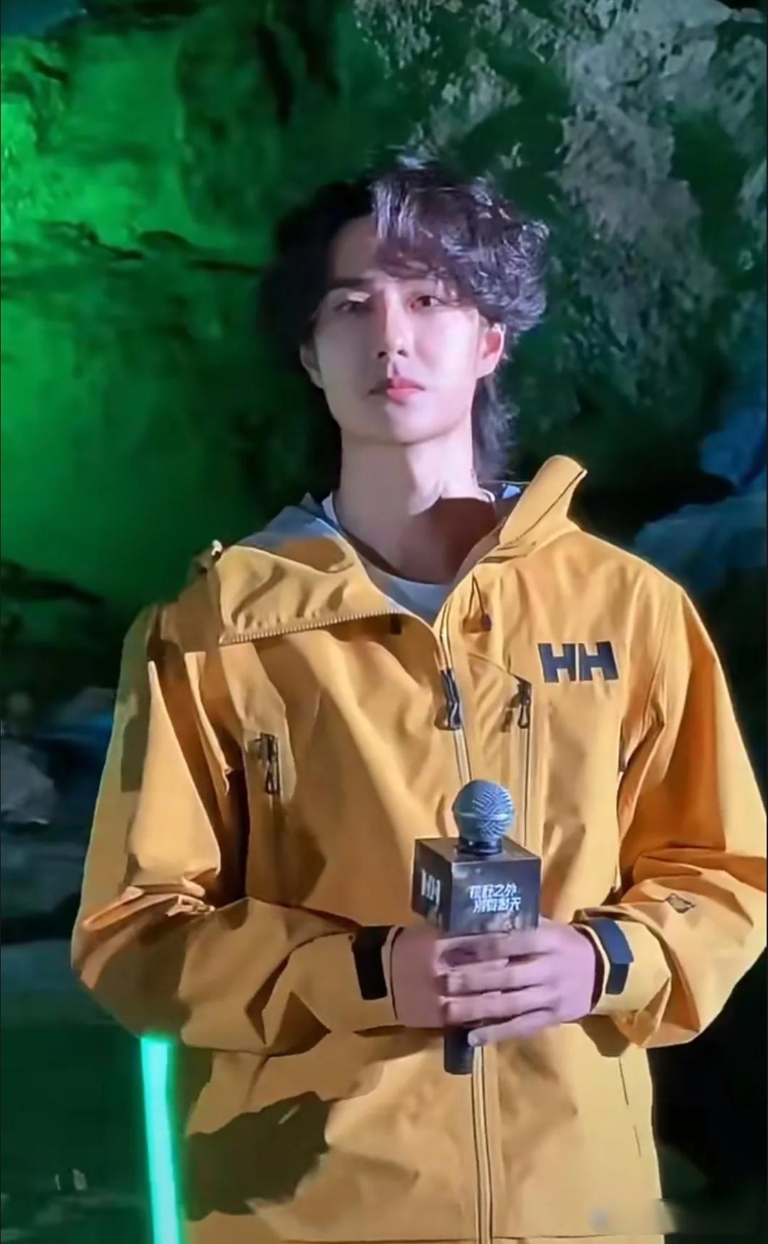 王一博这次直播营业真是让人眼前一亮