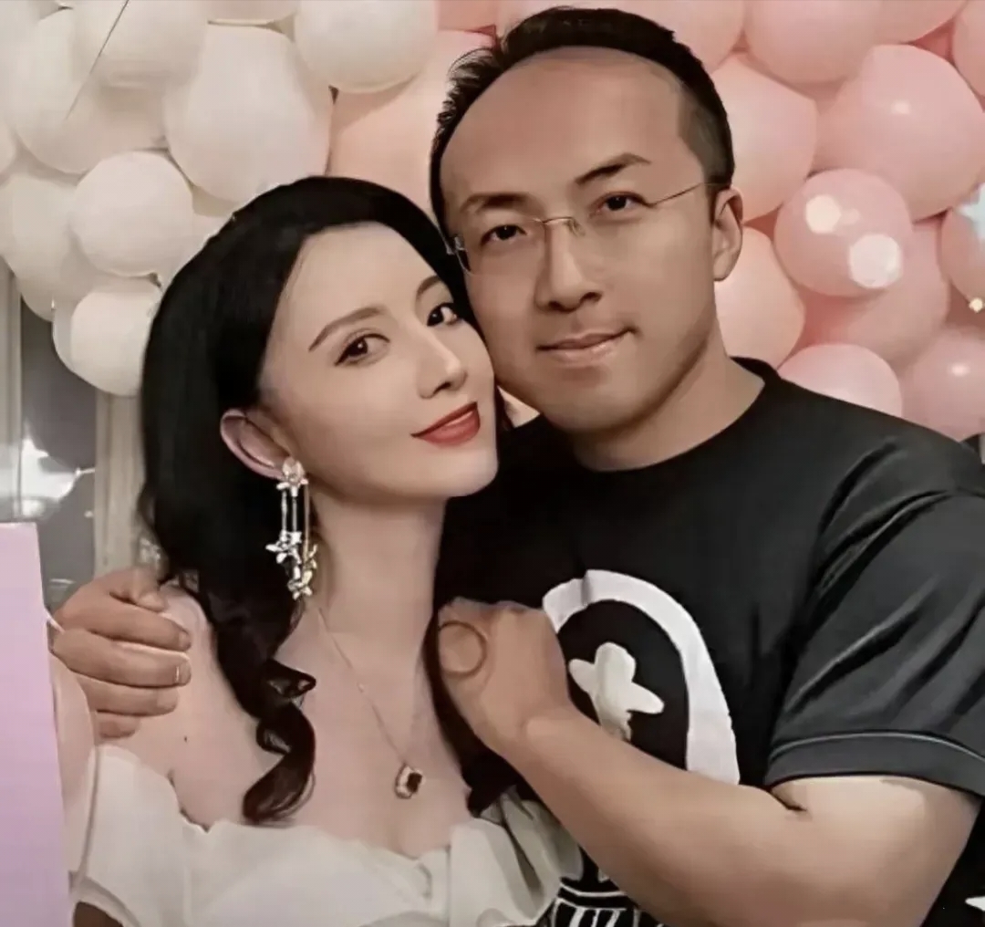 张萌老公竟然这么普通?网友:我老公颜值甩他几条街!