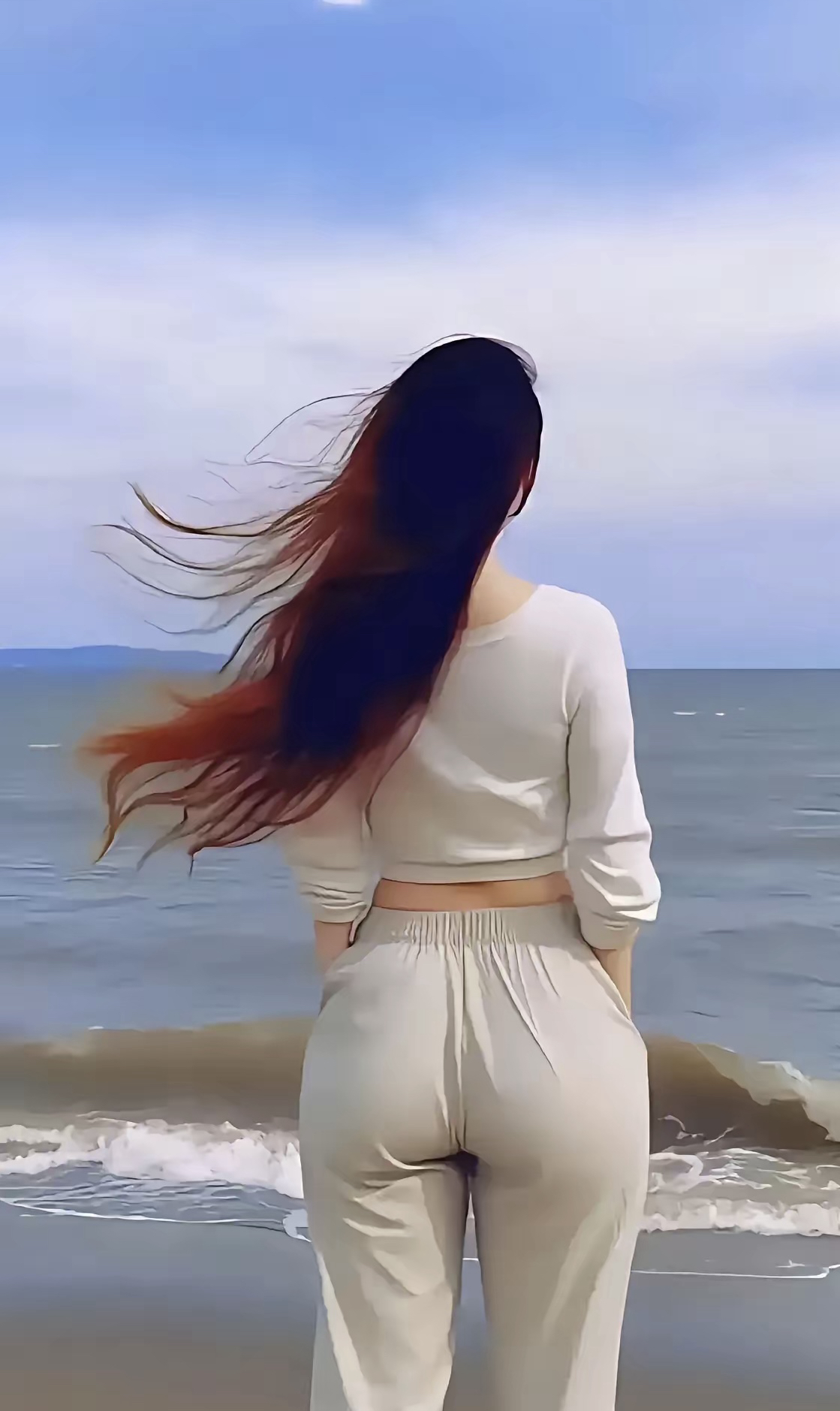 她斜倚而坐,漫不经心的模特的背影美女背对着远点图片40岁女人性感