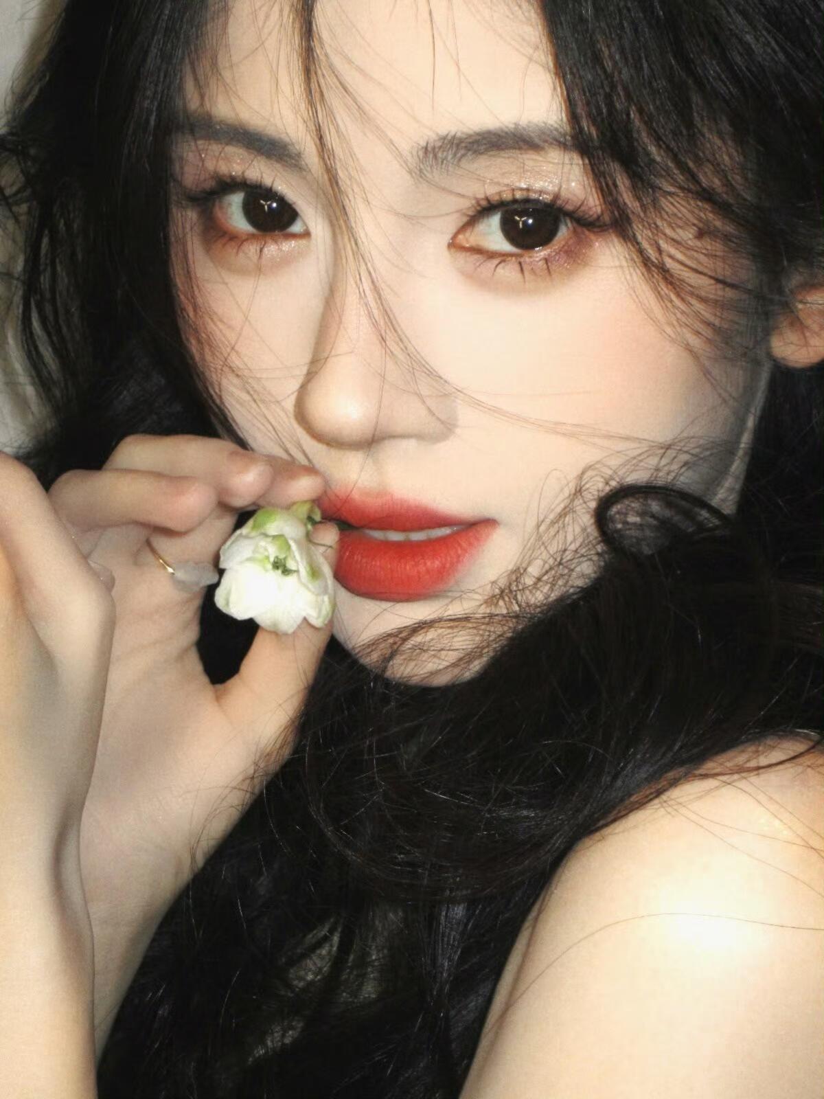 "港风红唇妆"太适合小鞠啦#动态连更挑战