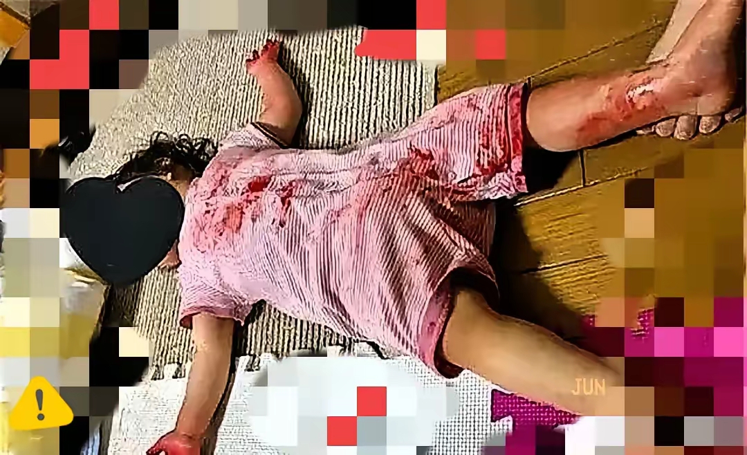 妈妈下楼取快递, 让3岁女儿独自在家午睡, 回家后画面让宝妈崩溃