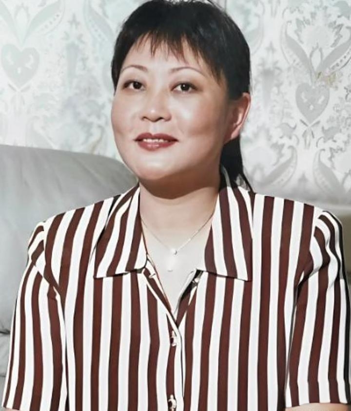 2004年,杨蕾和戴志诚离婚后,有次在后台碰上