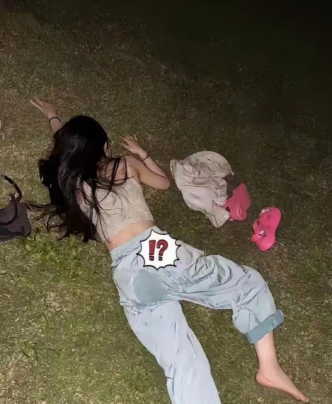 单位有个00后女生,周末大伙去河滩aa制野炊,她全程光